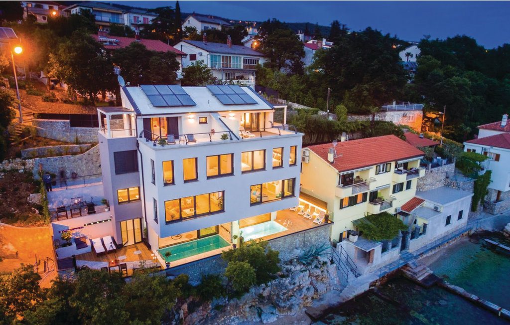 4 hálós luxus villa kilátással Rijeka mellett